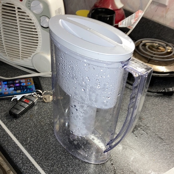 Brita filter water pitcher model Ob03 - Picture 4 of 16